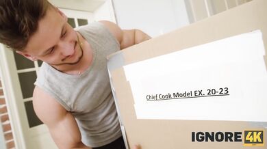 Przekształcił swoje roboty w zabawki erotyczne