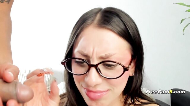 Nerdy girl pleases her boyfriend with hot blowjob