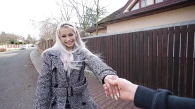 Veronica Leal i Jennifer Mendez uprawiają seks w trójkącie z twardym penisem