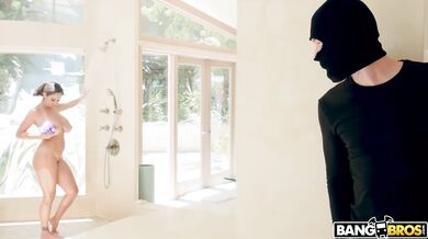 Pani Ava Addams sa postará o mladého zladeja