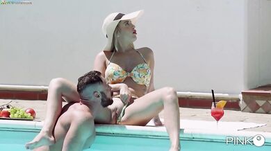 Włoszka Marica Chanel rozkoszuje się dwoma kutasami na wakacjach