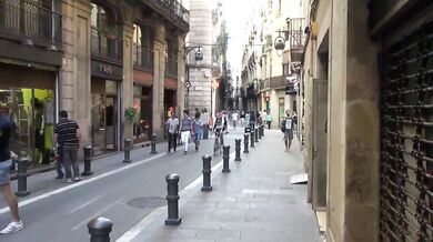 Piękna biuściasta blondynka Dominka nago w miejscu publicznym