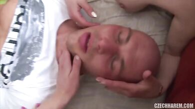 Czeski haremowy seks z MILF-ami, dojrzałymi kobietami i babciami