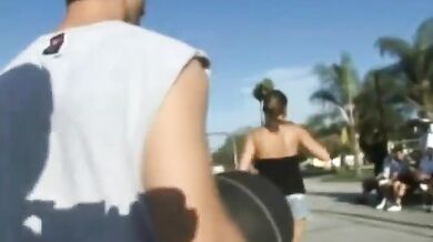 Prsatá Jenna Doll ve vintage pornu