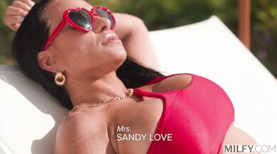 Sexy Blonde MILF Brooklyn Chase Gets Spit-Roasted By Two Young Studs