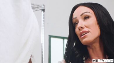 Gym Babe MILF Jennifer White Gets DPed By Two Massive BBCs