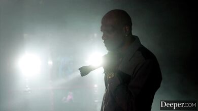 Ryšavka Marina Gold si nechala tým obrovským čiernym čurákom totálne rozmrdať svoj guľatý zadok