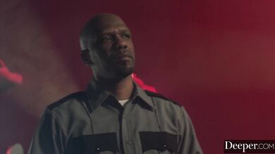 Ryšavka Marina Gold si nechala tým obrovským čiernym čurákom totálne rozmrdať svoj guľatý zadok