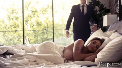 Gabbie Carter skončila v brutálním sevření a nechala si vymrdat obě dírky dvěma tlustými kládami