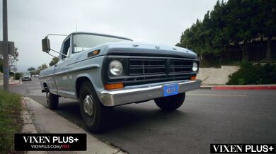 Housewife Kianna loves to ride BBC