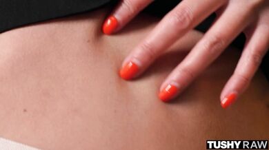 Amirah Adara a jej luxusný zadoček dostali takú nálož, že po tejto noci má tú dierku úplne rozmrdanú.