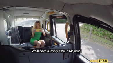 Žhavý sex v autě se sexy blondýnkou Shona River