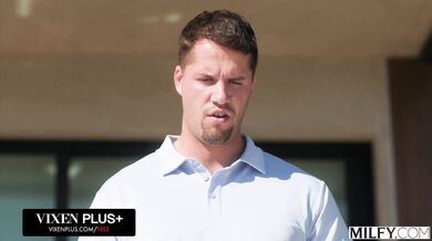 Milfka Paris Lincoln miluje anál a nechá si svůj dokonalej zadek pořádně vyprcat