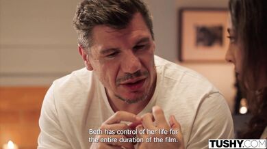 Análem posedlá Scarlett Alexis prožívá brutální DP orgasmus se dvěma péry v sobě