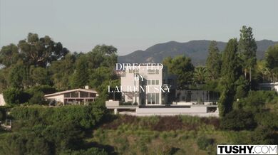 Análem posedlá Scarlett Alexis prožívá brutální DP orgasmus se dvěma péry v sobě