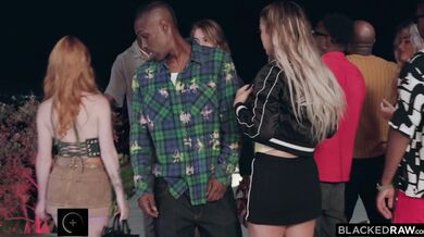 Drobná zrzka Madi Collins dostává naloženo do všech děr ve svém prvním BBC gangbangu