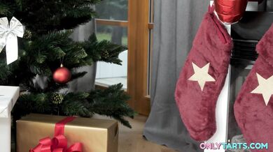 Ara Mix, Kama Oxi and Fibi Euro in Christmas threesome