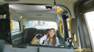 Mladá medička vymenila svoju tesnú piču za prachy na školné