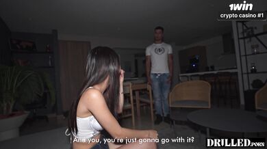 Môj najlepší kamoš ma nechal vymrdať svoju ségru priamo pred ním