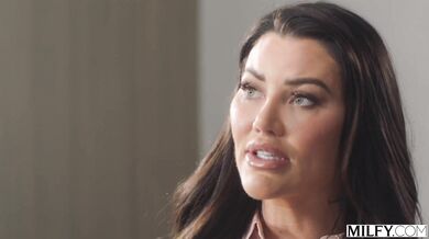 Gorgeous Bubble Butt MILF Savanah Storm Gets Stretched Out