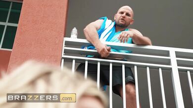 Kayley Gunner a Kona Jade se nejdřív vylízaly a pak si nechaly od JMaca zrychtovat dírky