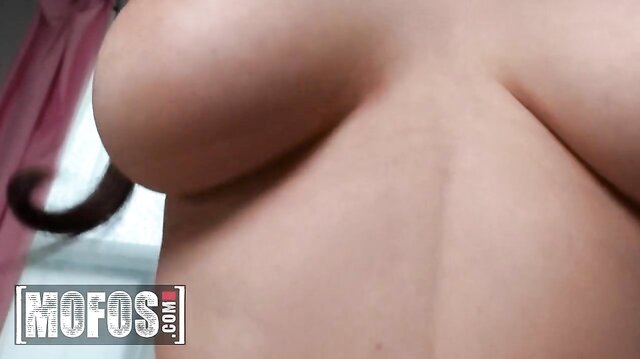 Hot Babe Jessica Starling Seduces Her Roommate Vitaly Vox After A Doorway Rescue Gone Wild