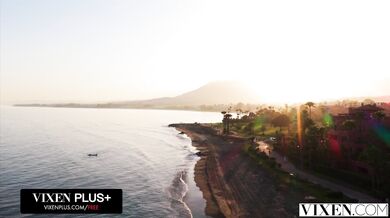 Sused brutálne roztiahol ohybnú Alexu Martens