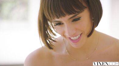 Kráľovná sesterstva Janice Griffith dostala brutálnu nálož do kundy