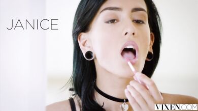 Janice Griffith zviedla spolubývajúceho a nechala si nadoraz zaplniť dierku