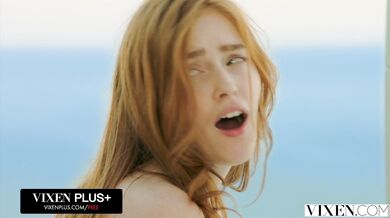 Zrzka Jia Lissa v brutálním nájezdu na péro až úplně nadoraz