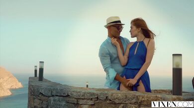 Zrzka Jia Lissa v brutálním nájezdu na péro až úplně nadoraz