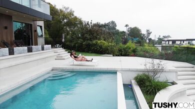 Curvy Beauty Jessie Rogers Has Intense Anal With Her Boss