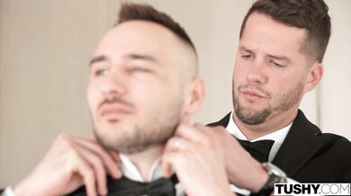 Blondýna Cherry Kiss v brutálním dvojitém průniku s výstřikem do obou dírek