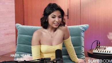Přírodní kráska Angel Youngs s chutí vylízala lahodnou píču sexy Hazel Heart