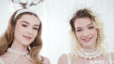 Dokonalé drobné duo Kenna James a Della Cate si dopřály intenzivní lesbický sex