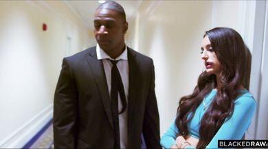 Zvodná kráska Eliza si poradila s obrovským čiernym čurákom v nadržanej medzirasovej akcii