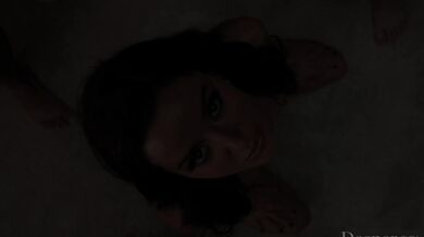 Dokonalá kráska Vanna Bardot si vôbec po prvýkrát vyskúšala „airtight“ s tromi pérami naraz