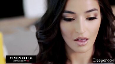 Kinky Babe Emily Willis Cucks Boyfriend