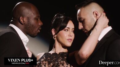 Nadržená a spoutaná kráska Alina Lopez si užila intenzivní trojku ve všech polohách