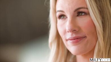 Anal Crazy Blonde MILF Bunny Madison Gets Her Ass Stretched Out