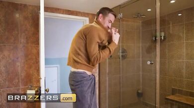 Nymfomanka Candy Scott svedla Dannyho D k nevěře jen pár hodin před jeho svatbou v tomto hříšném příběhu