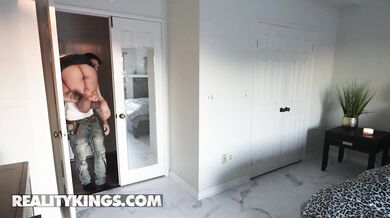 Gorgeous Ophelia Purr Gets Her Nipples Painted And Her Pussy Banged By Victor Ray