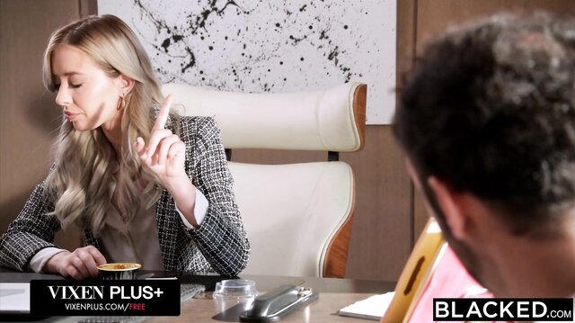 Nenasytná blondýnka Haley Reed nemyslí na nic jiného než na pořádné BBC