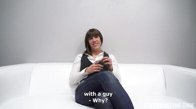 Okouzlující amatérka ukazuje svý nahý tělo