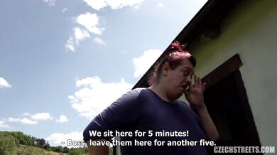 Nadržená cikánka Aleya Sun si nechala pořádně rozmrdat kundu venku na trávě