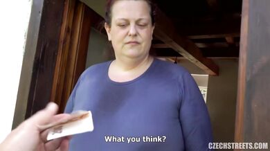 Nadržená cikánka Aleya Sun si nechala pořádně rozmrdat kundu venku na trávě