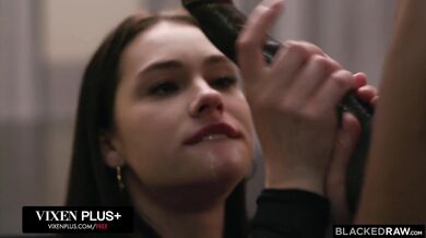 Mila Perez ako nadržaná hračka dostáva brutálne vypichané obe diery