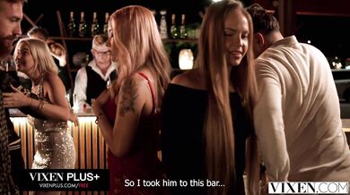 Nadržaná Dolly Orchid vyfajčila barmana a nechala si rozmrdať kundu