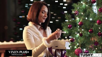 Anal Obsessed Beauty Eve Sweet Seduces Clemence Audiard And Her Boyfriend At The Chalet