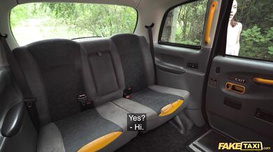She gets fucked in my Taxi